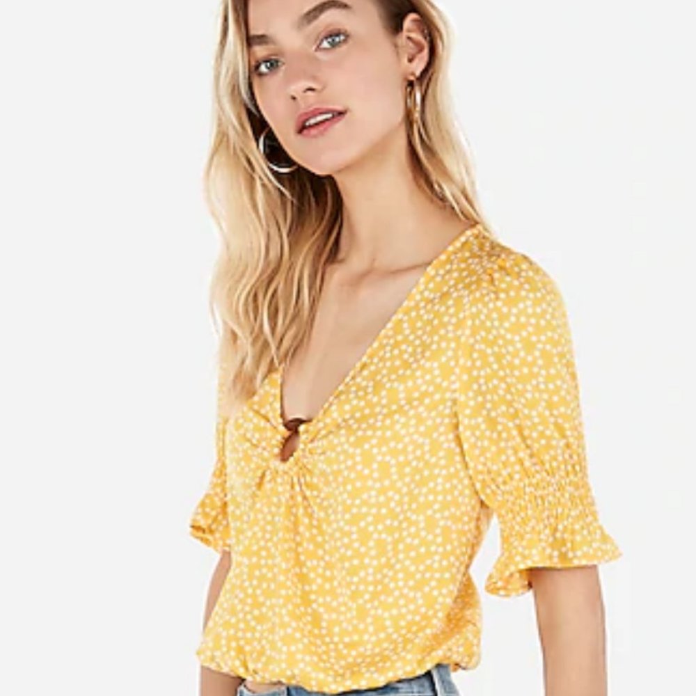 NWT Express Puff Sleeve Ring Top